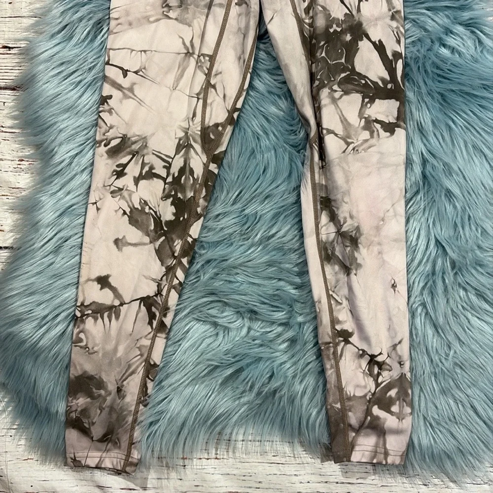 Balance Athletica Vitality Oasis OG Legging, Marble Print - Picture 8 of 10